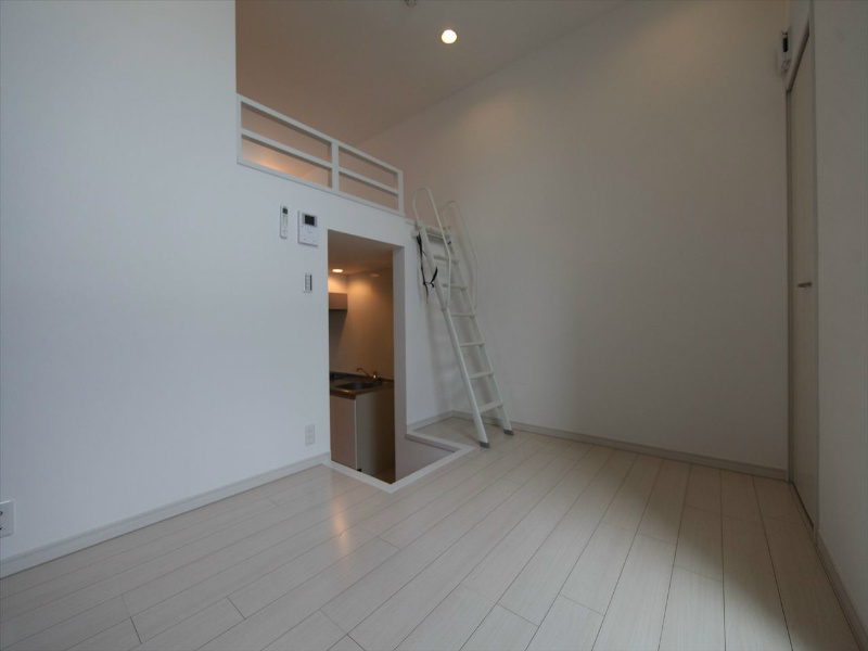 Ｊｅｕｎｅｓｓｅ石場（ジュネス石場） 上段洋室5.4帖　ロフト5帖（収納でもお部屋でも使えます）