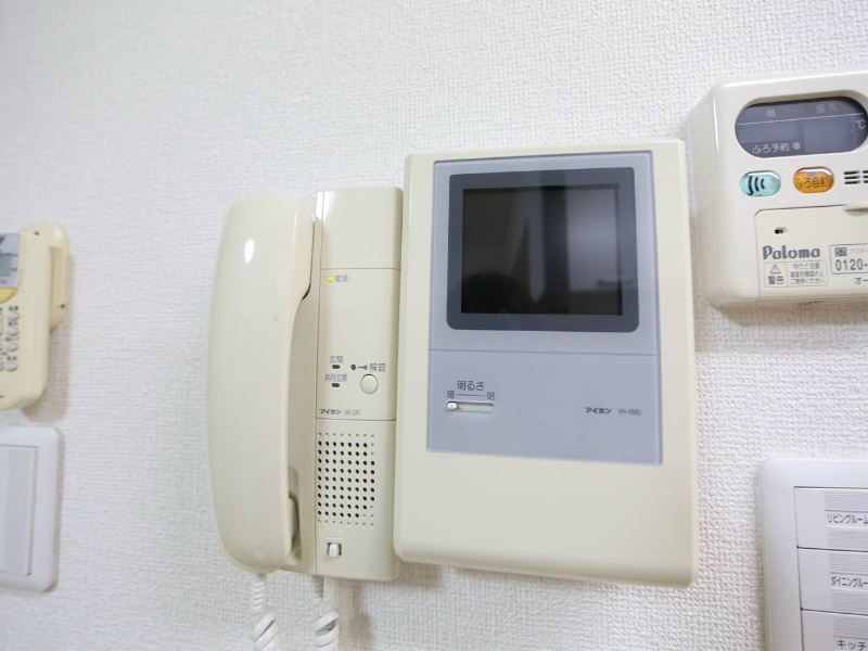 アースヒル東白壁 ＴＶモニター付きインターホン