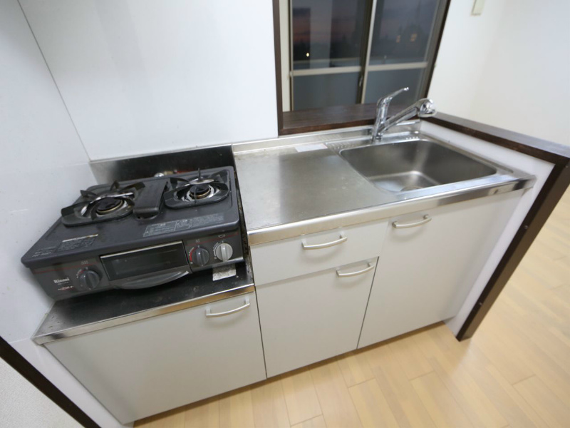アースヒル東白壁 カウンターキッチン（ガス2口コンロ設置可）