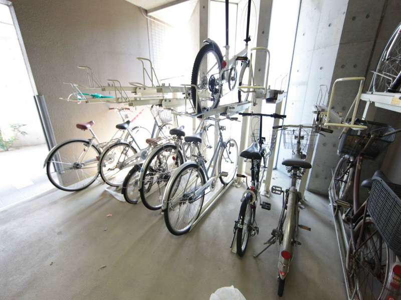 エスタシオン御器所 屋根付き駐輪場