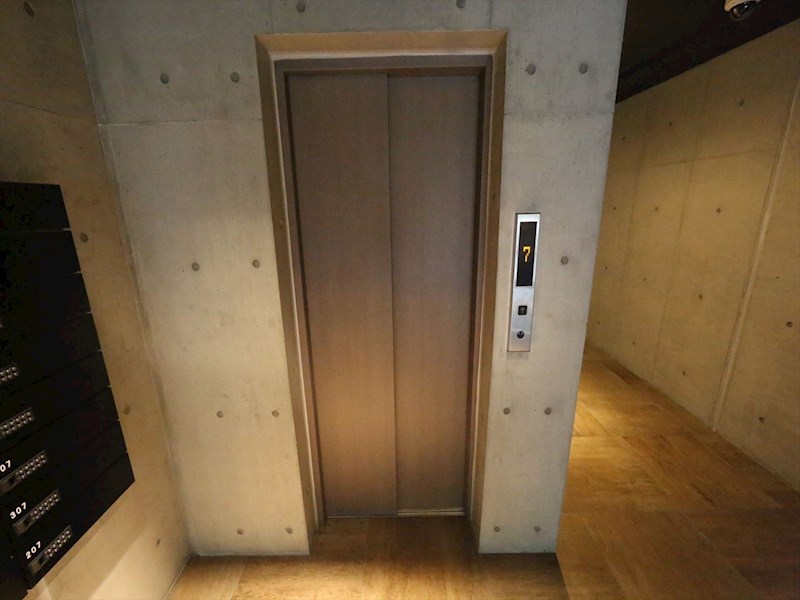 コレクション名駅III エレベーター