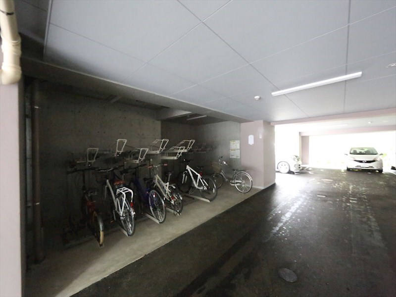 コレクション名駅III 屋根付き駐輪場有り