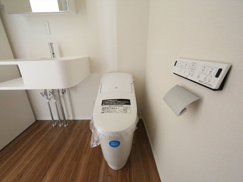 コレクション名駅III 温水洗浄暖房便座付トイレ
