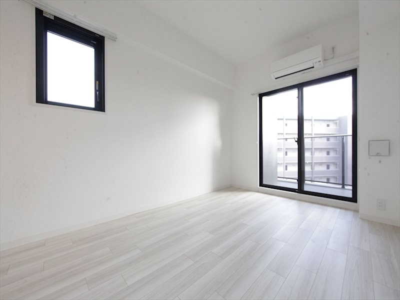 S-RESIDENCE本郷 洋室8.0帖　収納充実　エアコン付　バルコニーに面しています