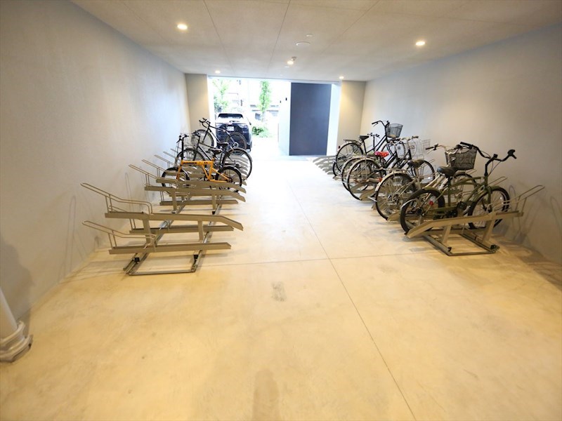ファスティーナ志賀本通 屋根付き駐輪場