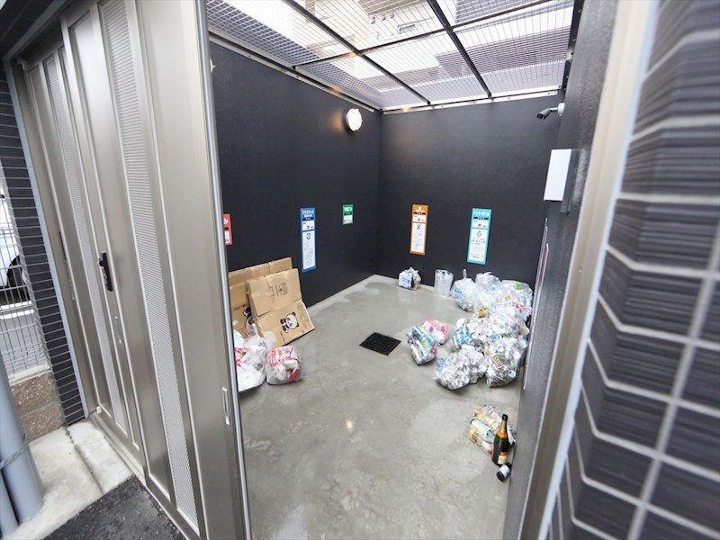 ファスティーナ志賀本通 敷地内ゴミ捨て場