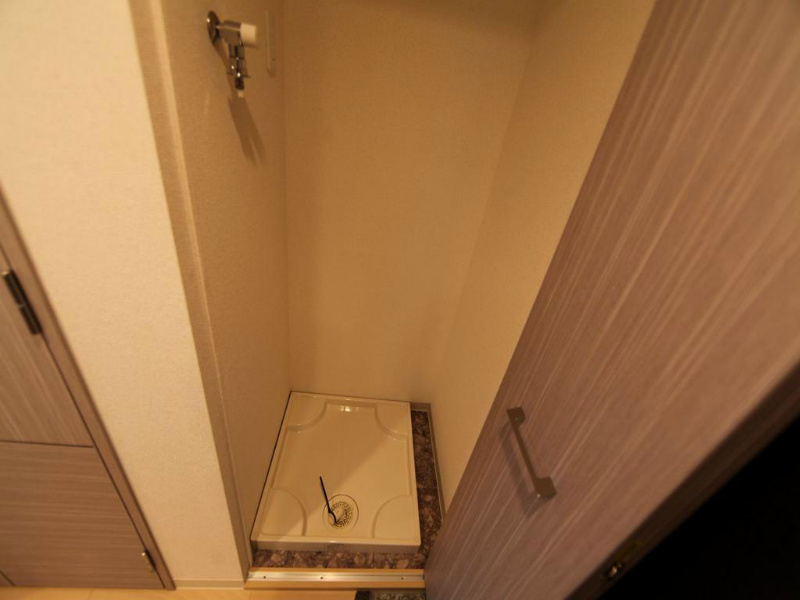 プレサンス名古屋城前ラバンカ 室内洗濯機置き場　洗濯機用意できます　扉で隠すことができます
