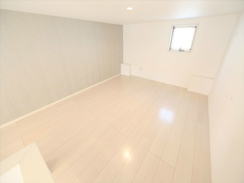 ボヌール桜 上段ロフト6.4帖（収納にも寝室にも使えます）