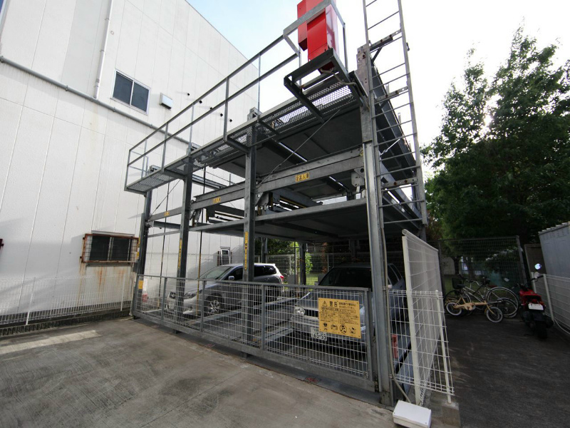 ピースプレイス牛巻 敷地内駐車場