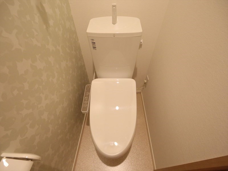 アルバーノ中村ｖｅｒｍｉｌｉｏｎ 温水洗浄便座付トイレ
