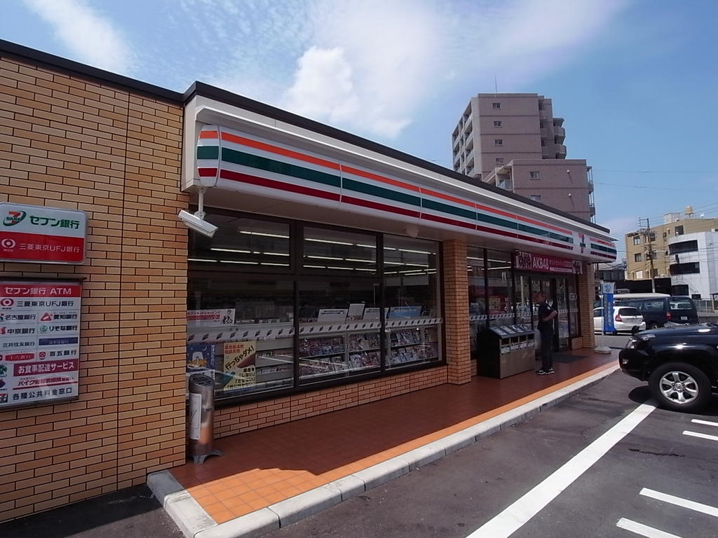 グランシャリオ本陣 セブンイレブン 名古屋大秋町２丁目店 (コンビニ)