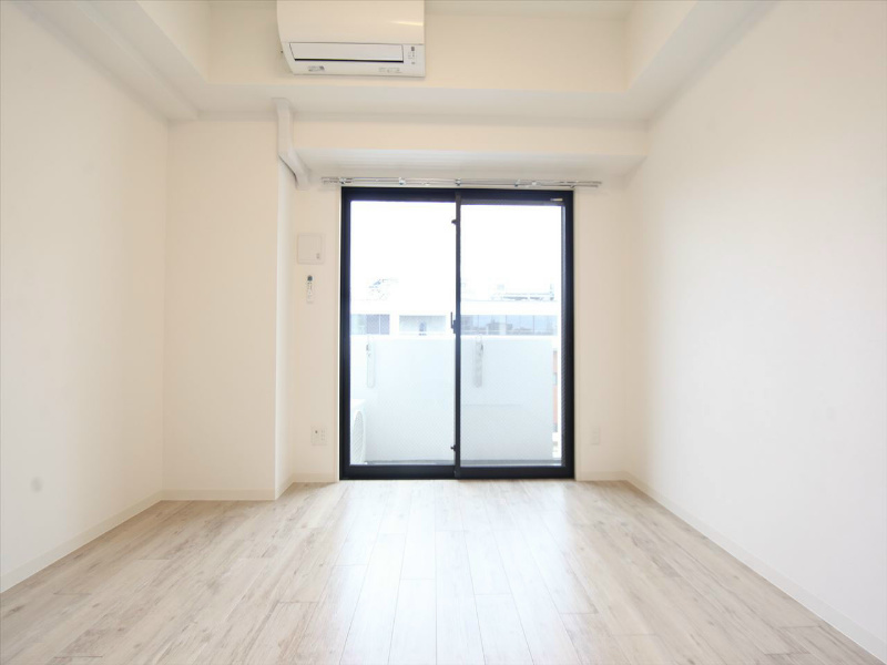 ＳＴ　ＰＬＡＺＡ　ＡＹＵＣＨＩ 洋室9.5帖　エアコン完備　バルコニー