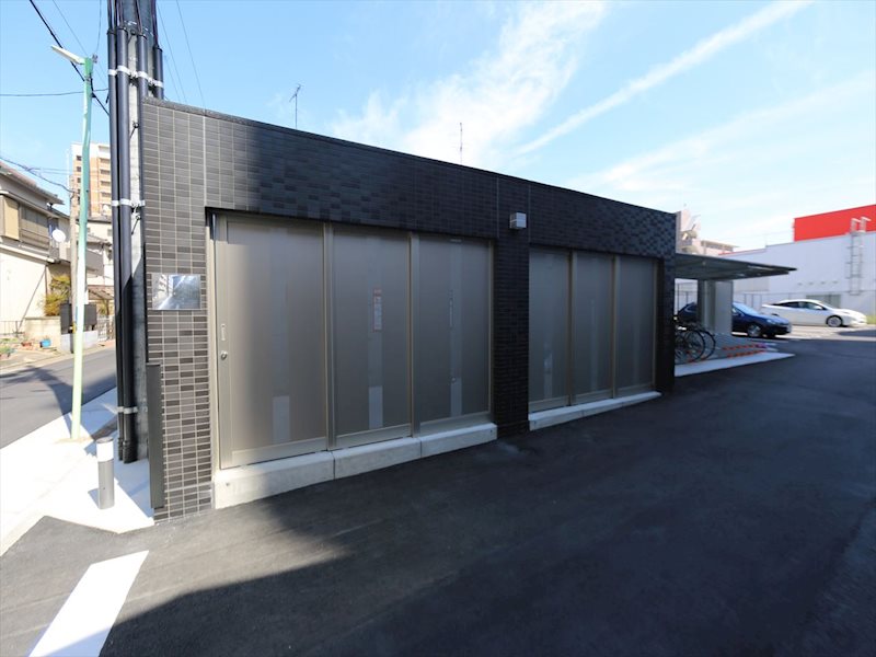 プレサンスＮＡＧＯＹＡファスト 敷地内ゴミ捨て場