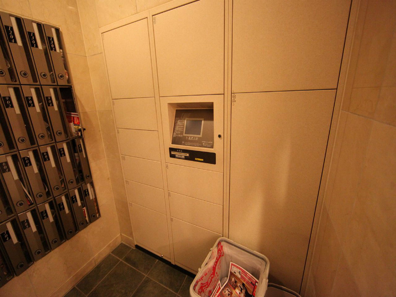 プレサンス名古屋駅前ヴェルロード 宅配ＢＯＸ　不在時に荷物を受け取ることができます