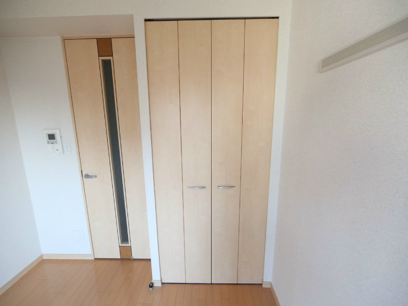 プレサンス名古屋駅前ヴェルロード クローゼット付（収納充実してます）