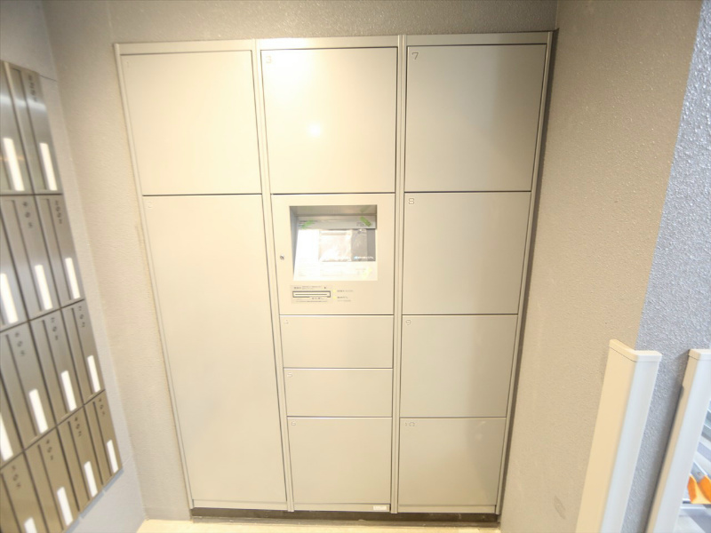 プレサンス丸の内雅殿 宅配ＢＯＸ付　不在時に荷物を受け取ることができます