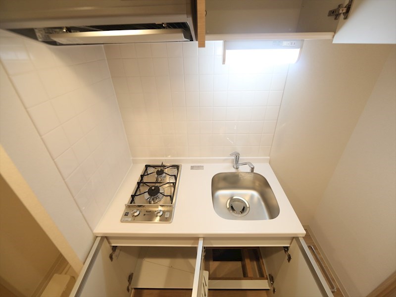 プレサンス丸の内雅殿 システムキッチン（ガス2口）冷蔵庫・レンジ等ご用意できます