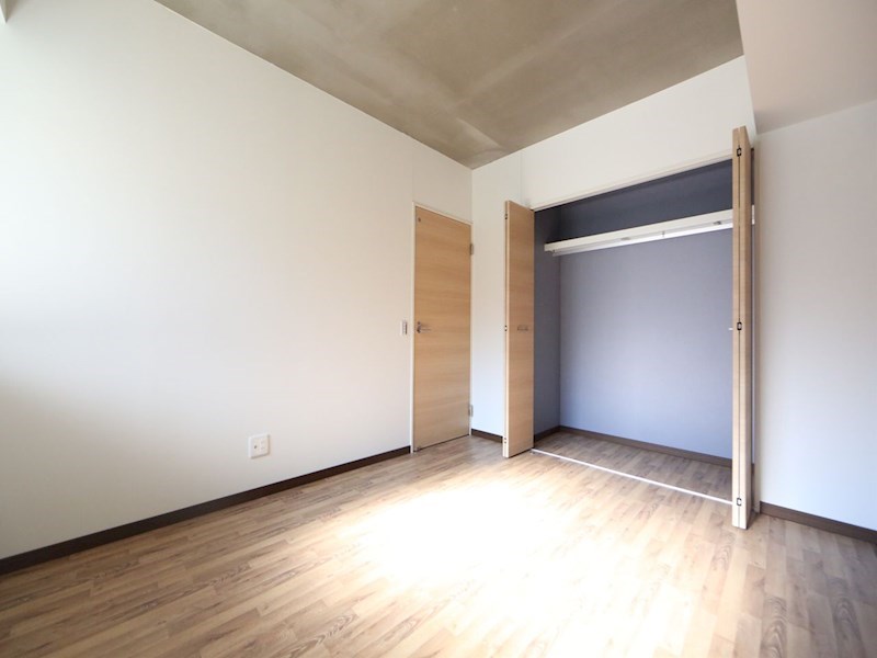 Ｎａｐａｒｔｍｅｎｔ（Ｎアパートメント） 洋室7.19帖　クローゼット付（収納充実してます）