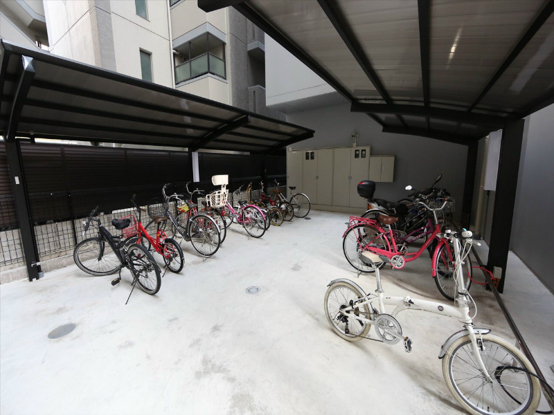 Ｎａｐａｒｔｍｅｎｔ（Ｎアパートメント） 屋根付き駐輪場