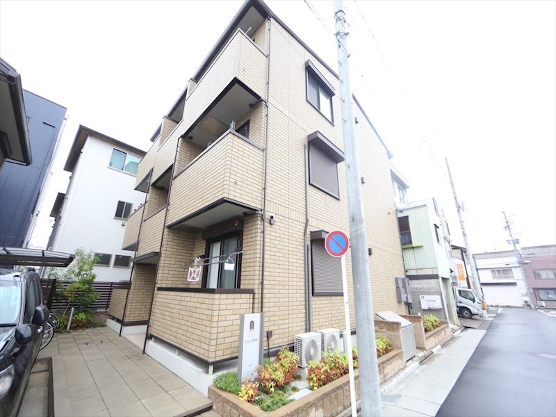 Ｄ－ｒｏｏｍ尾頭橋Ａ 外観　オートロック付　宅配ＢＯＸ