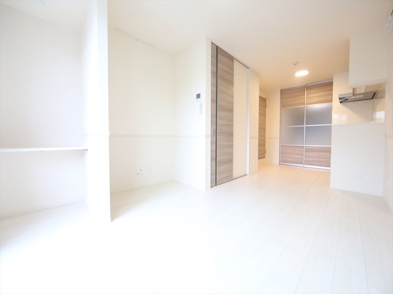 Ｄ－ｒｏｏｍ尾頭橋Ａ ＬＤＫ10.8帖　洋室6.1帖　エアコン完備