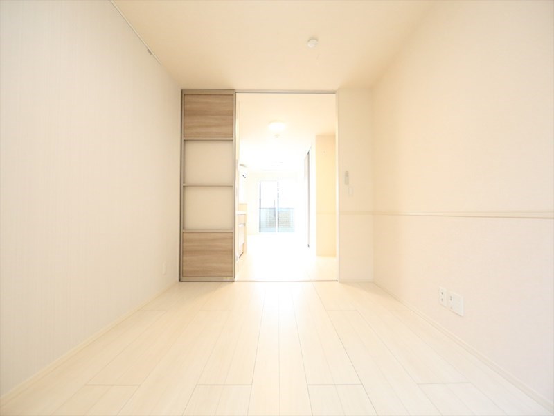 Ｄ－ｒｏｏｍ尾頭橋Ａ ＬＤＫ10.8帖　洋室6.1帖　ウォークインクローゼット付
