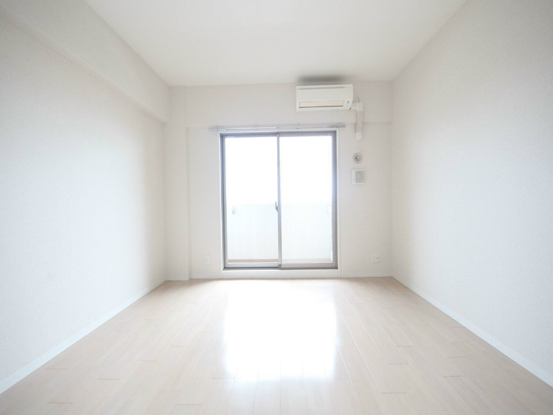 アマーレ東海通 洋室9帖　エアコン完備　バルコニー
