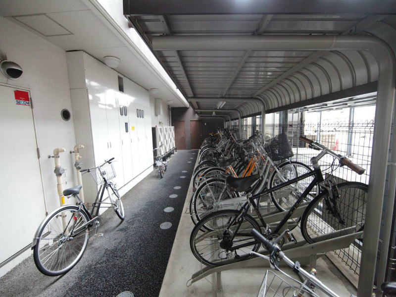 アマーレ東海通 敷地内屋根付駐輪場