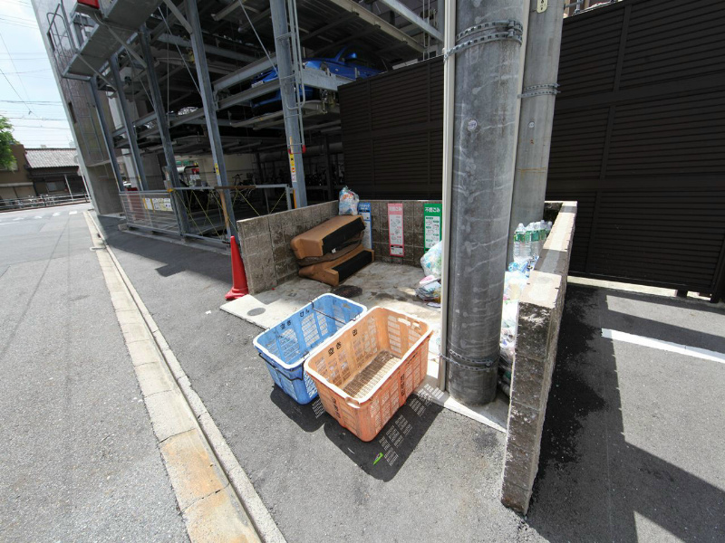 アマーレ東海通 敷地内ゴミ置き場