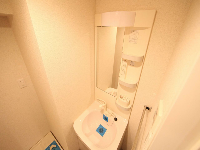 アマーレ東海通 脱衣所　独立洗面台（シャンプードレッサー付）収納スペース有