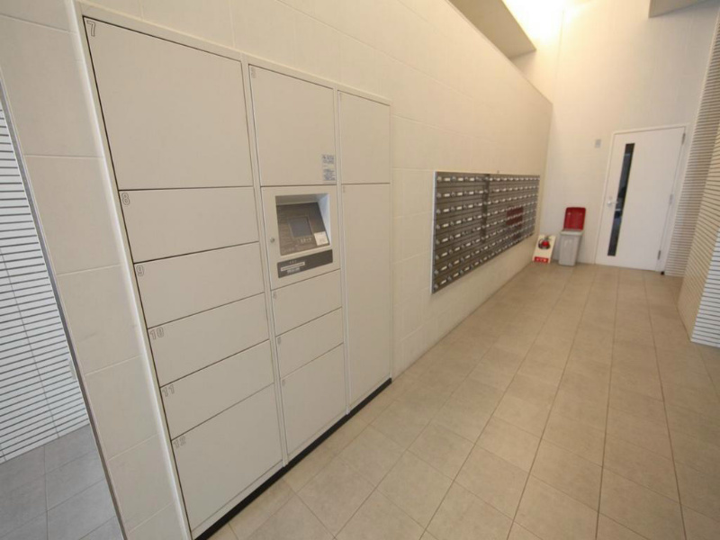 プラウランド堀田 宅配ＢＯＸ付　不在時に荷物を受け取ることができます
