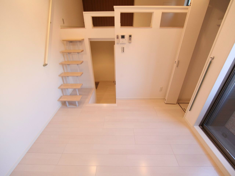 ＧＲＡＮＤＦＯＲＭＥ堀田（グランドフォルム堀田） 洋室6帖　上階ロフト6.2帖（収納でもお部屋でも使えます）