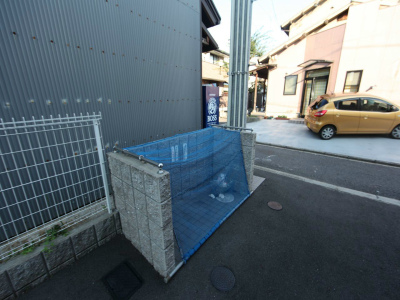 ライスフィールド 敷地内ゴミ置き場