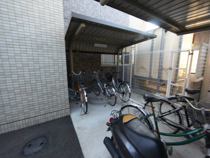 ライスフィールド 屋根付き駐輪場