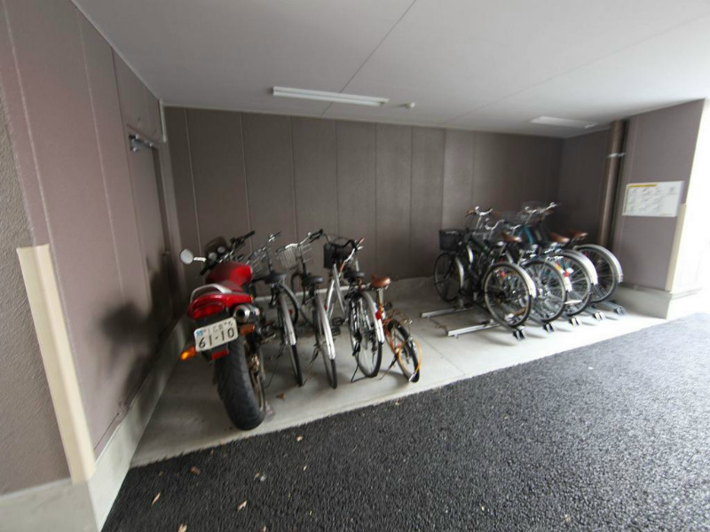 ガーディアン白金 屋根付駐輪場