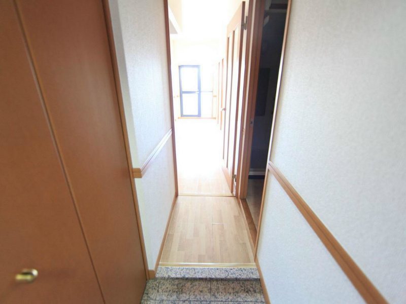 ヴェルジュコートＩ 廊下部分