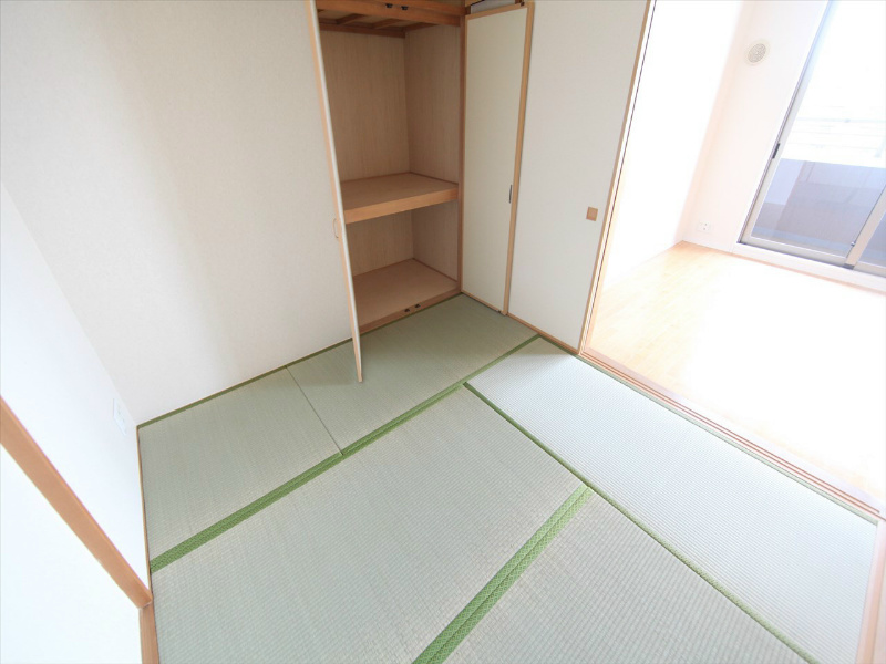 パークアクシス金山ＷＥＳＴ 和室4.5帖　押入れ付