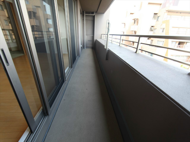 パークアクシス金山ＷＥＳＴ バルコニー　南向き　洗濯物が干せます