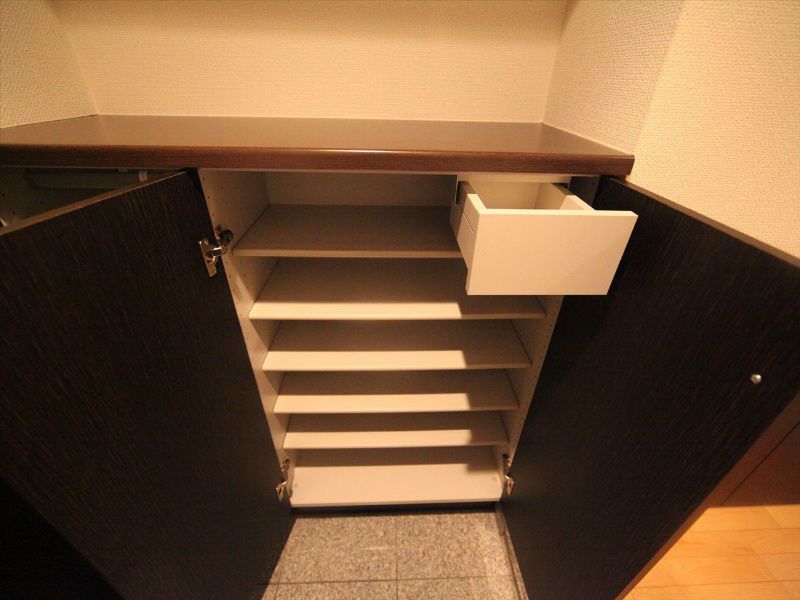 パークアクシス金山ＷＥＳＴ 玄関　シューズボックス