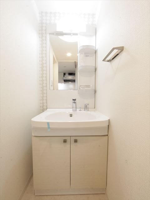 エスリード千種パークフロント 脱衣所　独立洗面台（シャンプードレッサー付）