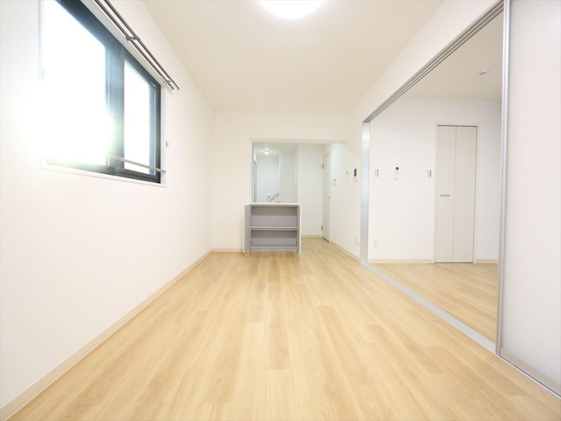カロス新栄 ＬＤＫ13.4帖　洋室5.2帖　つなげても仕切っても使えます