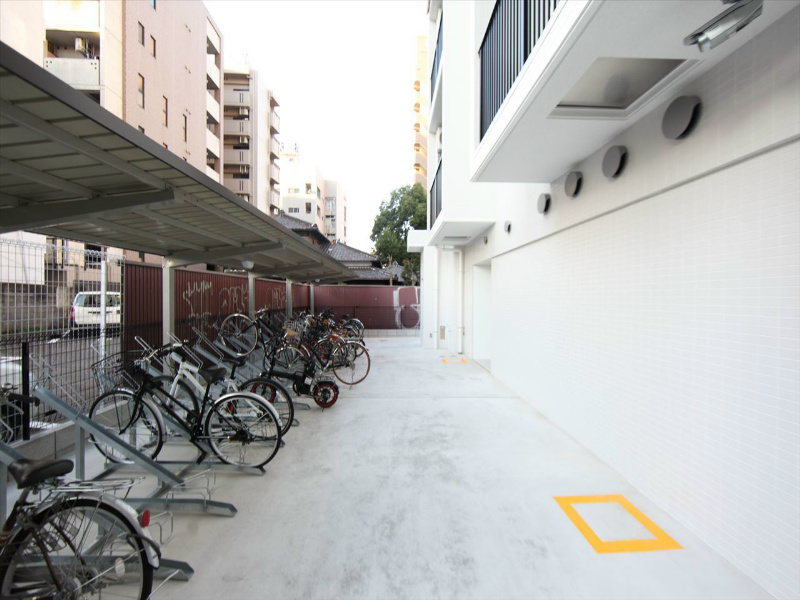 コンフォート新栄 屋根付き駐輪場