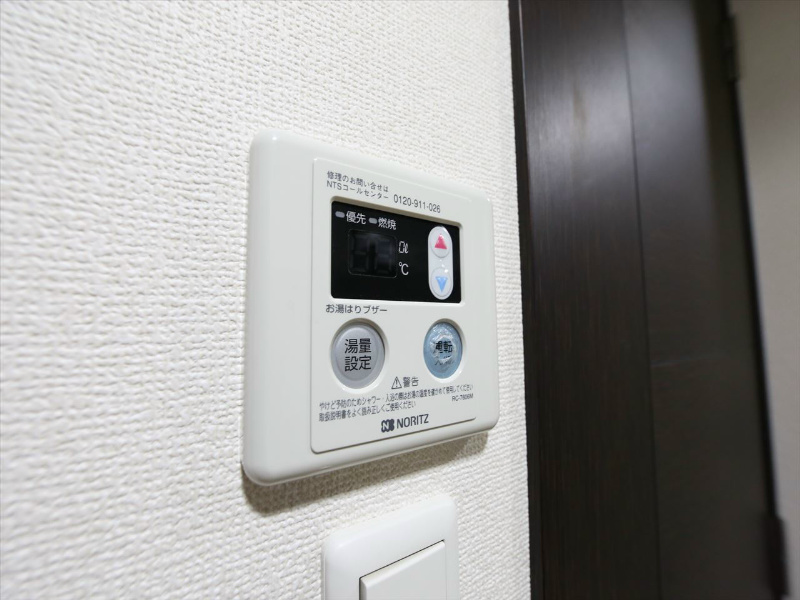 エイペックス名古屋栄Ｐｒｅｍｉｅｒ　Ｌｉｆｅ 給湯設備　ボタンで温度調整ができます