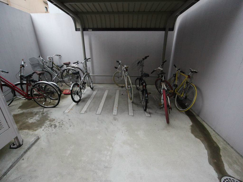 ＬａＦａｃａｄｅ（ラファサード） 屋根付駐輪場