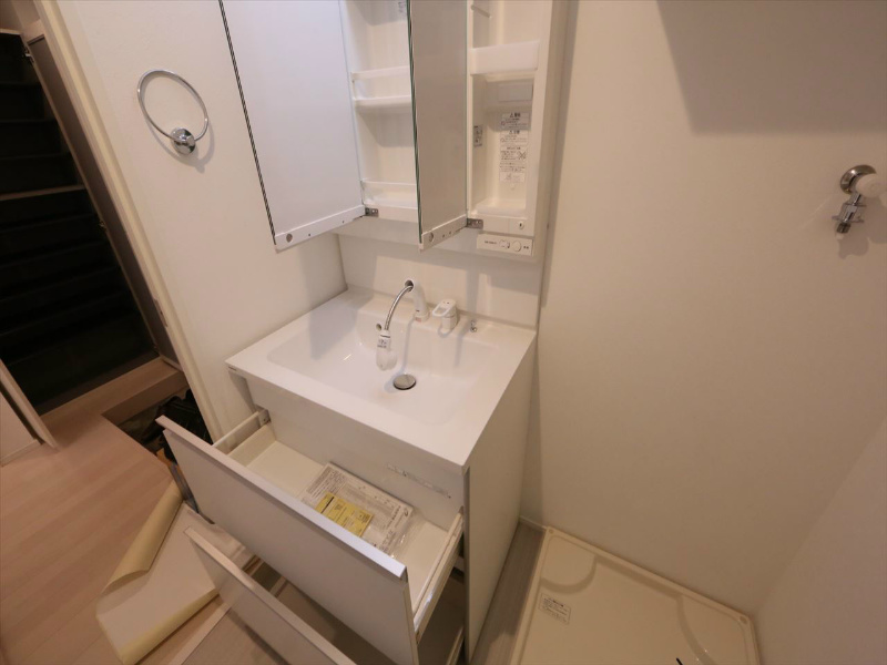 ヴィラフリージア 脱衣所　独立洗面台（シャンプードレッサー）洗濯機用意できます