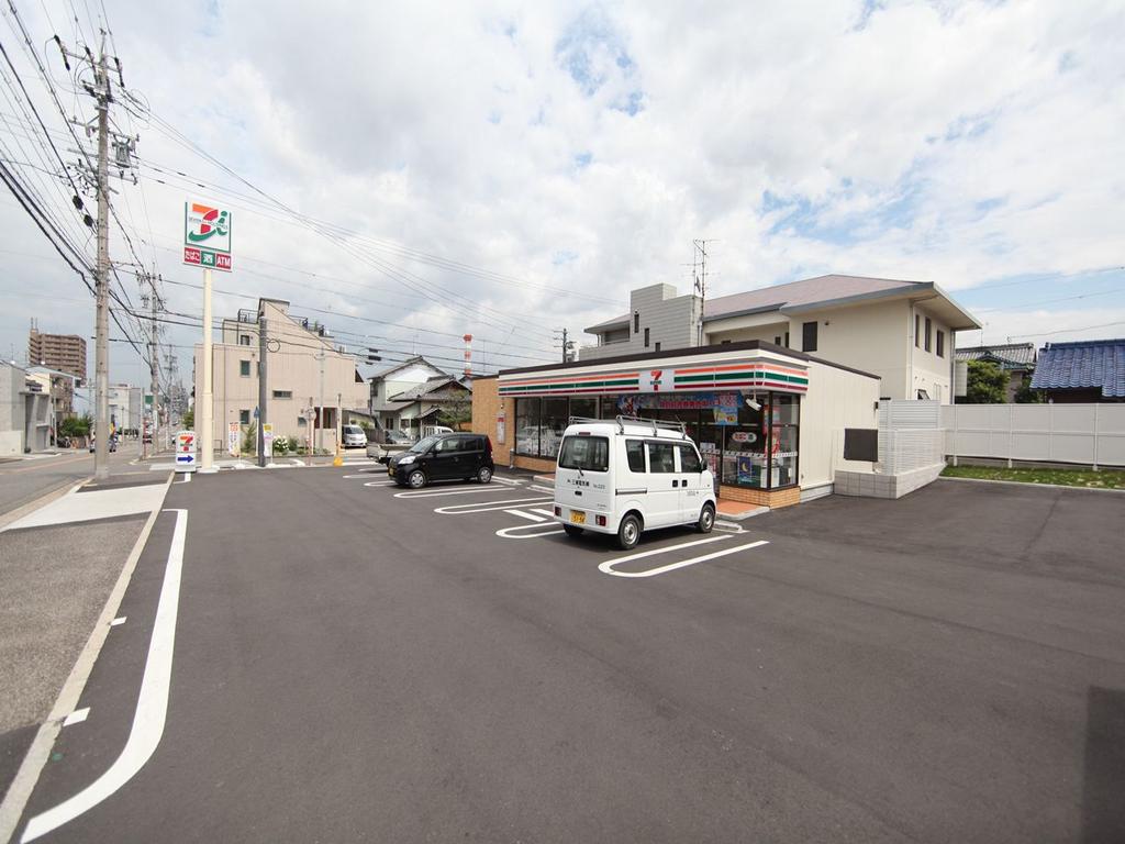 ＮｏｒｔｈｅｒｎＣｒｏｓｅ（ノーザンクロス） セブンイレブン名古屋神前町１丁目店 (コンビニ)