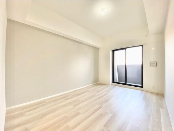 S-RESIDENCE池下西 洋室8.1帖　エアコン完備　バルコニーに面しています