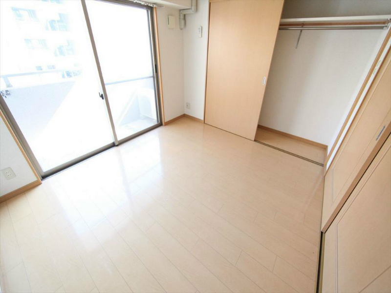 ベレーサ葵 ＬＤＫ8.96帖　洋室5.9帖とつなげても仕切っても使えます