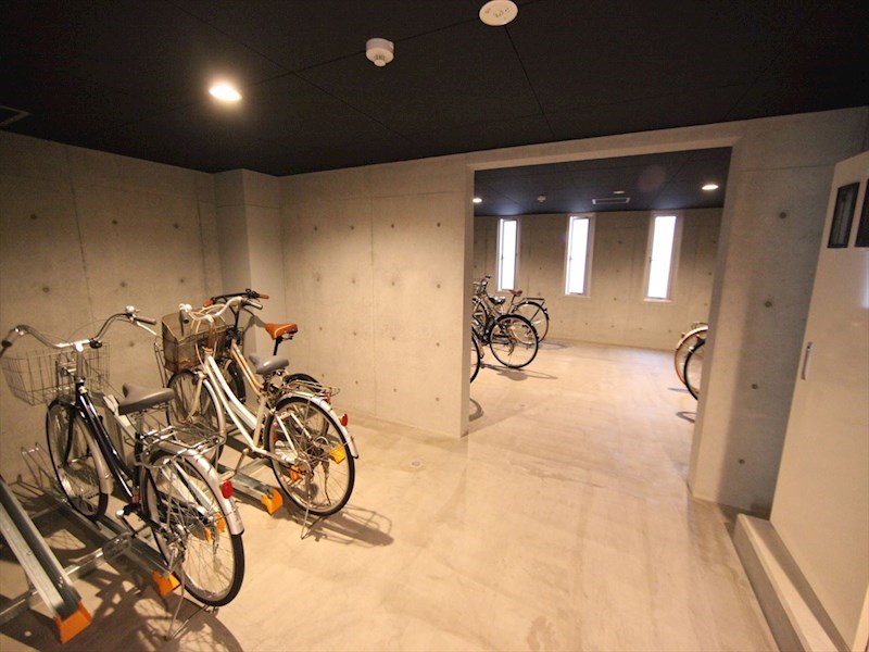 ＬＵＯＲＥ吹上 屋根付き駐輪場