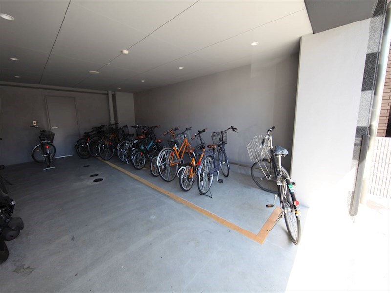 ＧＲＡＮＤＵＫＥ新栄 屋内屋根付き駐輪場